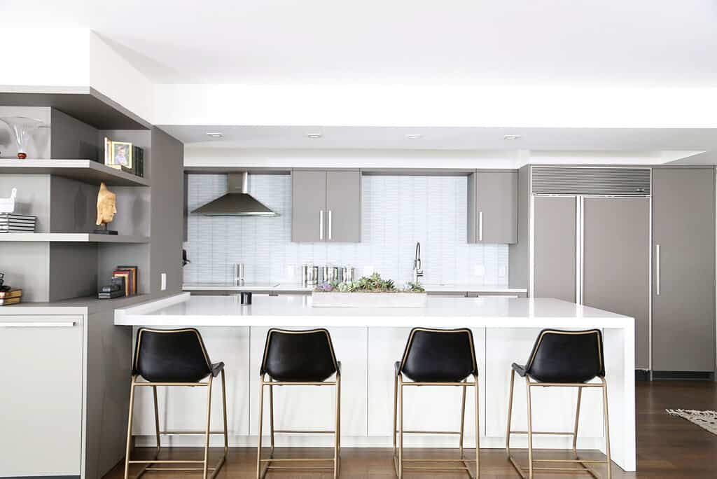 Tulsa Riverside Home White Gray Kitchen Large Peninsula Seating Open Shelves Elite