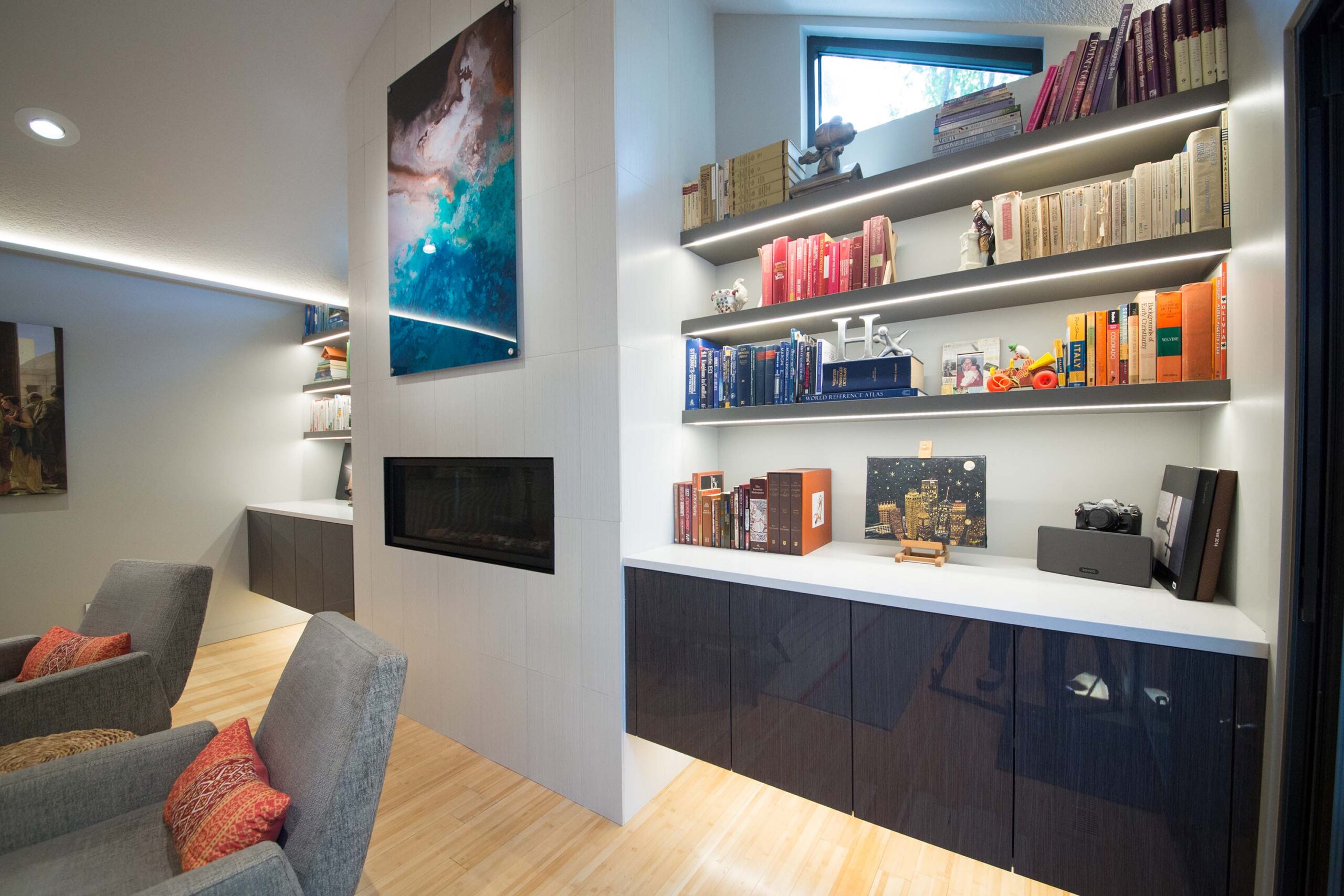 Tulsa Fireplace Open Shelves Living Room Design Seating Wood Floors Led Lighting Elite Cabinets Tulsa Remodel