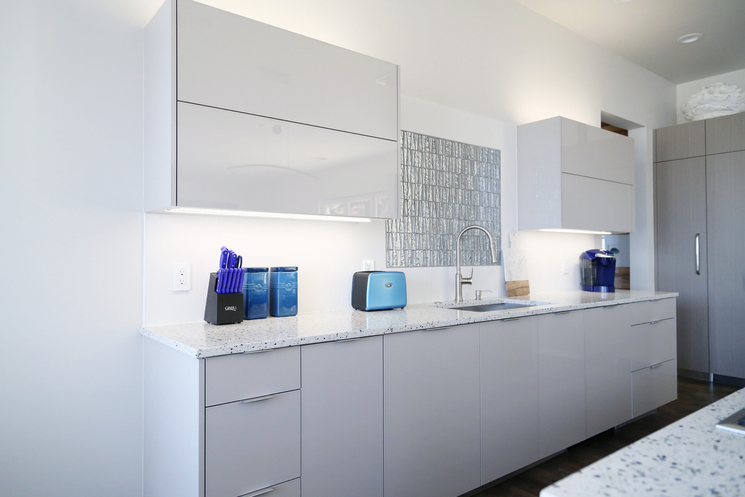 White Laminate Pullup Cabinets White Counters Undermount Kitchen Sink Elite Cabinets Tulsa Kitchen