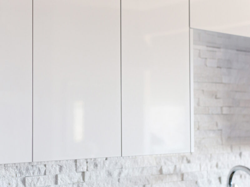 White Laminate Wall Cabinet Doors White Stone Backsplash Black Counter Elite Cabinets Tulsa Kitchen Cabinets