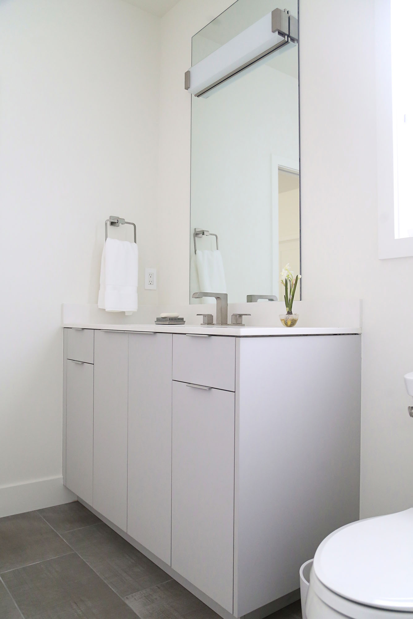 Vanity Gray Cabinet Pullout White Counter Top Mirror Bar Light Elite Cabinets Tulsa Bathroom Design